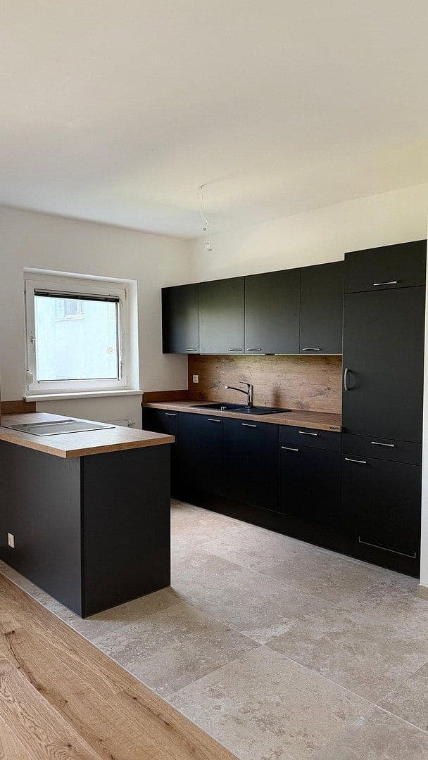 Pronájem bytu 2+1 55 m², bank99 19, Mödling, Dolní Rakousko Pronájem bytu 2+1 55 m², bank99 19, Mödling, Dolní Rakousko