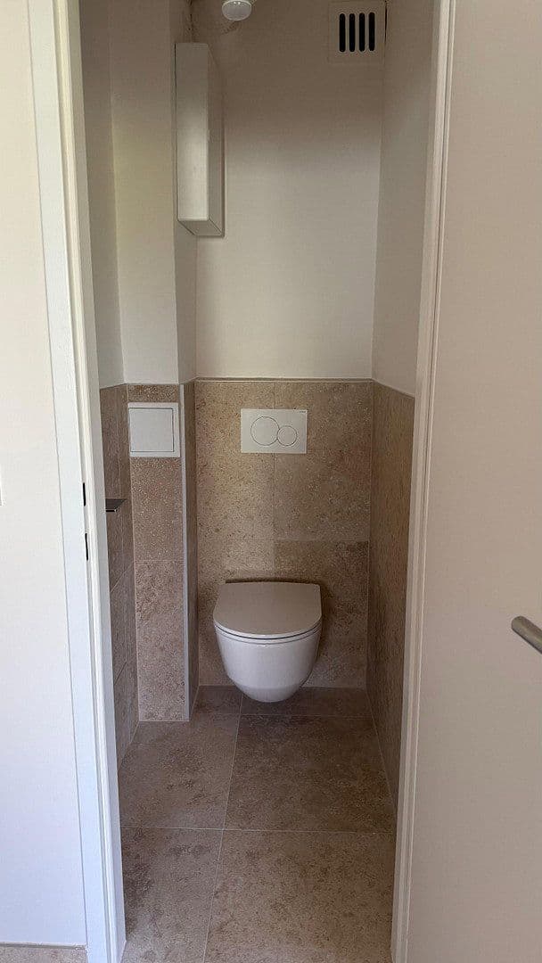 Pronájem bytu 2+1 55 m², bank99 19, Mödling, Dolní Rakousko Pronájem bytu 2+1 55 m², bank99 19, Mödling, Dolní Rakousko