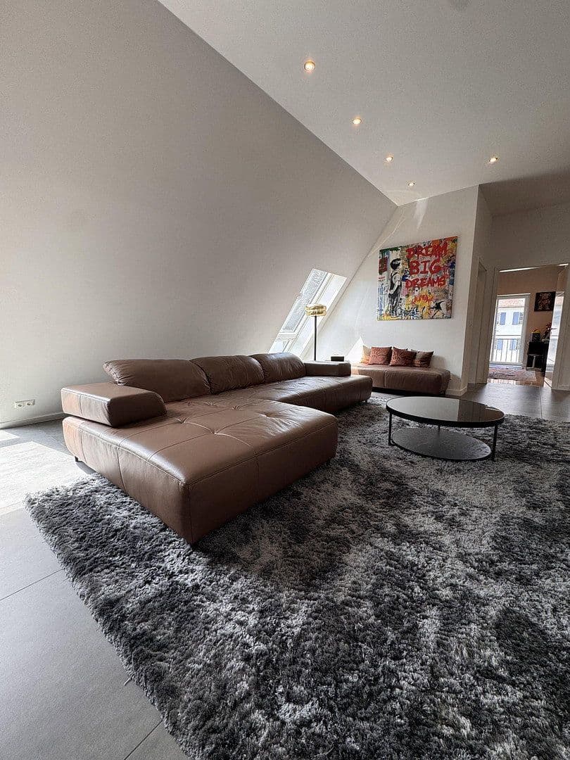 Pronájem bytu 4+1 170 m², Kirchberg 5, Breitenbrunn, Bavorsko Pronájem bytu 4+1 170 m², Kirchberg 5, Breitenbrunn, Bavorsko
