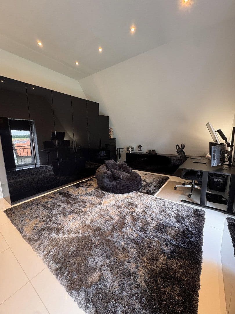Pronájem bytu 4+1 170 m², Kirchberg 5, Breitenbrunn, Bavorsko Pronájem bytu 4+1 170 m², Kirchberg 5, Breitenbrunn, Bavorsko
