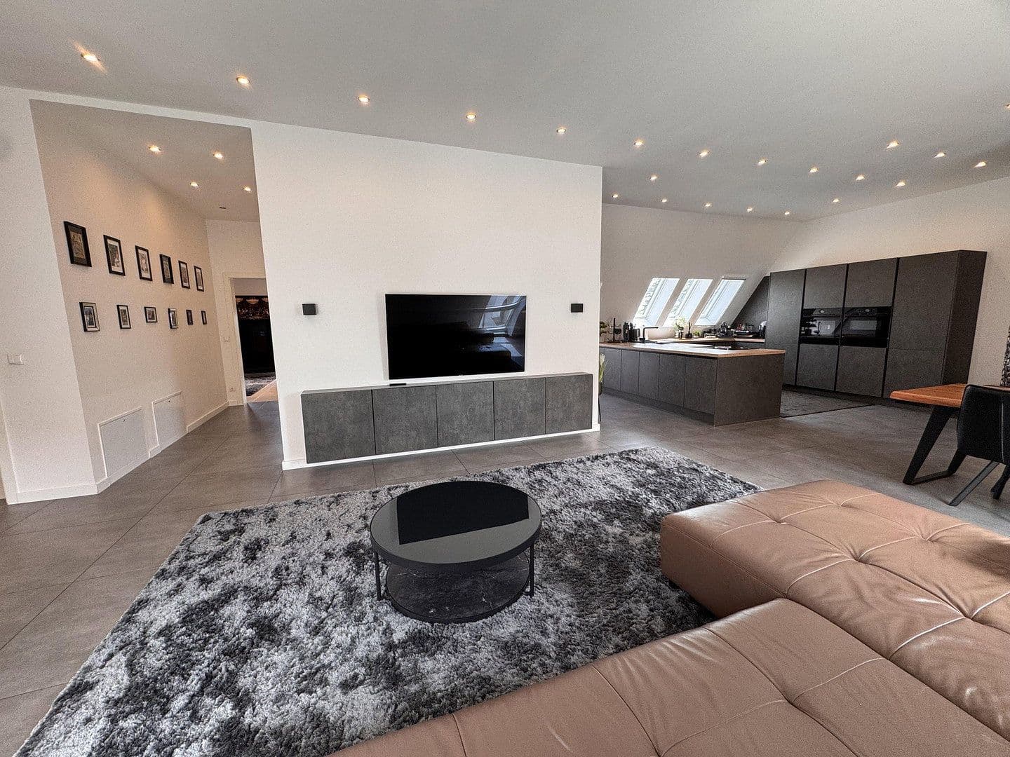 Pronájem bytu 4+1 170 m², Kirchberg 5, Breitenbrunn, Bavorsko Pronájem bytu 4+1 170 m², Kirchberg 5, Breitenbrunn, Bavorsko