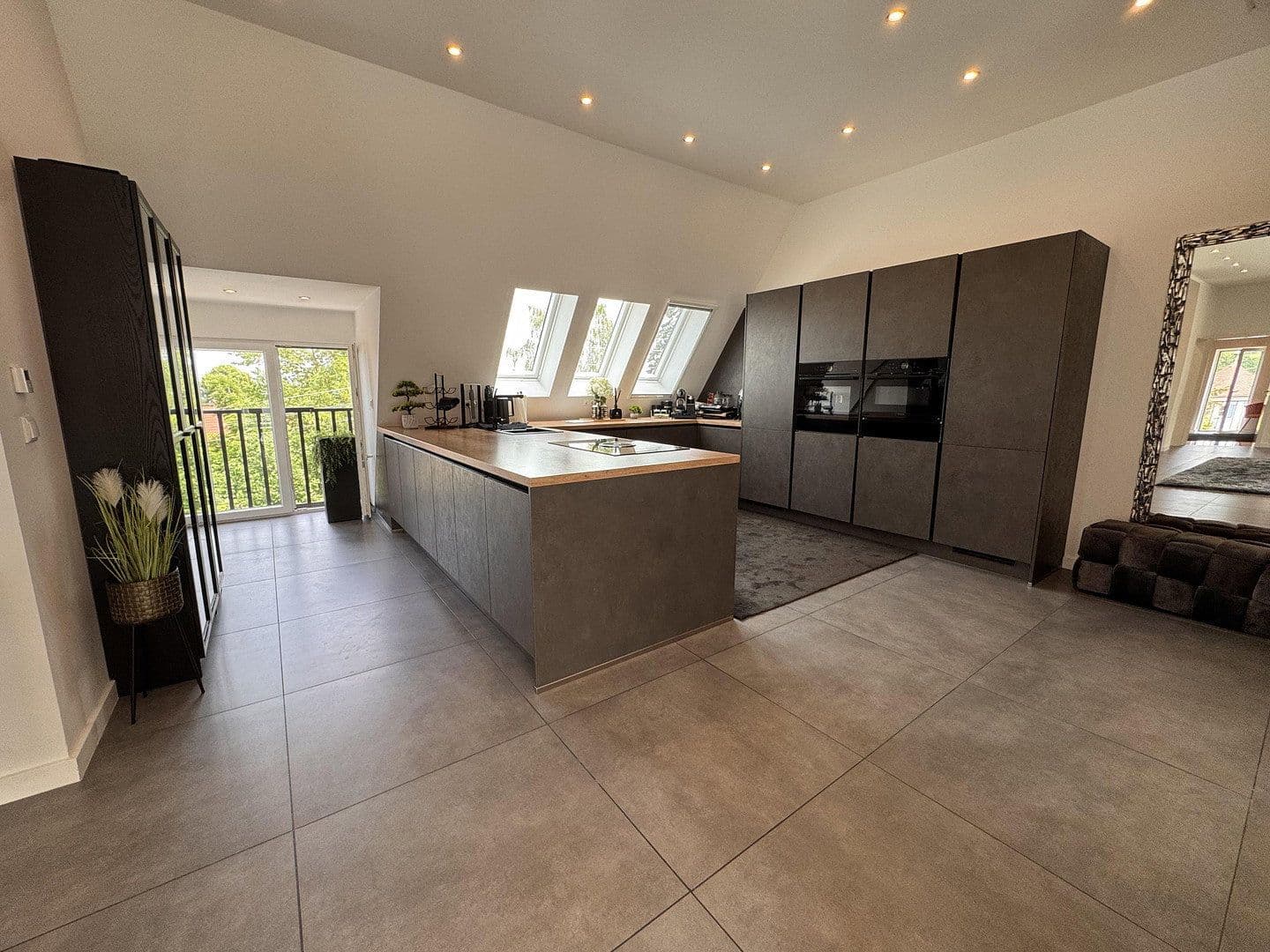 Pronájem bytu 4+1 170 m², Kirchberg 5, Breitenbrunn, Bavorsko Pronájem bytu 4+1 170 m², Kirchberg 5, Breitenbrunn, Bavorsko