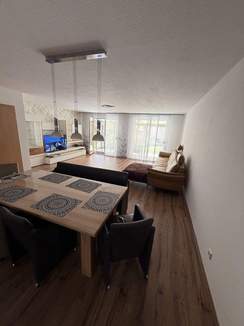 Pronájem domu 165 m², pozemek 165 m², Marsweg 20, Feucht, Bavorsko Pronájem domu 165 m², pozemek 165 m², Marsweg 20, Feucht, Bavorsko