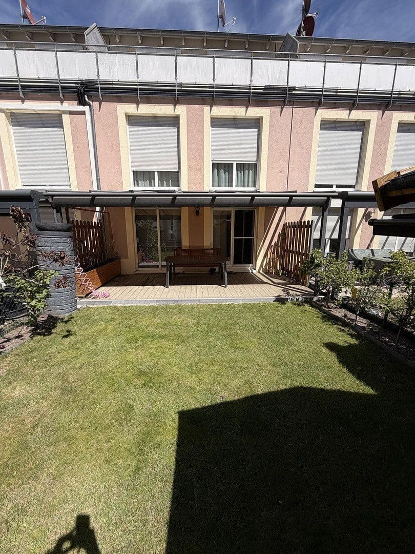 Pronájem domu 165 m², pozemek 165 m², Marsweg 20, Feucht, Bavorsko Pronájem domu 165 m², pozemek 165 m², Marsweg 20, Feucht, Bavorsko