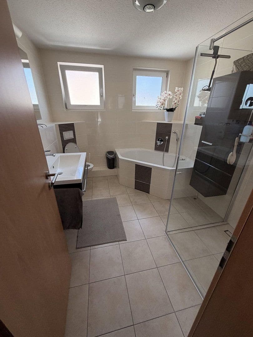 Pronájem domu 165 m², pozemek 165 m², Marsweg 20, Feucht, Bavorsko Pronájem domu 165 m², pozemek 165 m², Marsweg 20, Feucht, Bavorsko