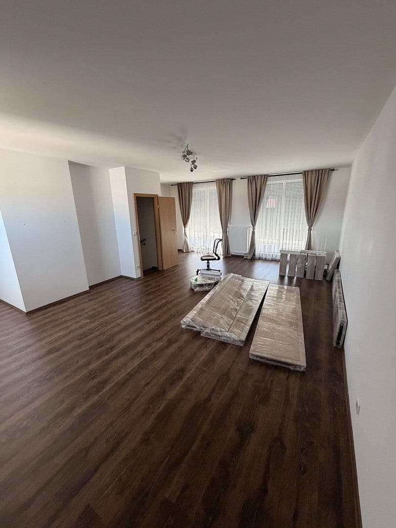 Pronájem domu 165 m², pozemek 165 m², Marsweg 20, Feucht, Bavorsko Pronájem domu 165 m², pozemek 165 m², Marsweg 20, Feucht, Bavorsko