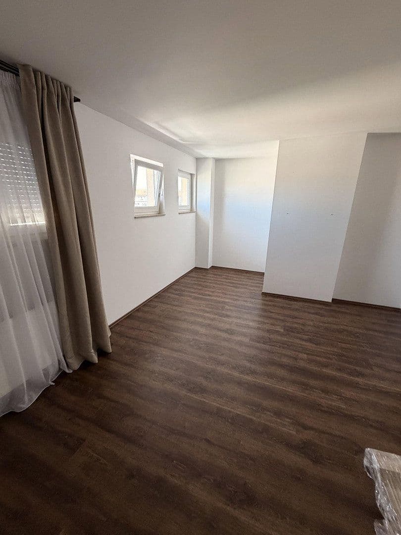 Pronájem domu 165 m², pozemek 165 m², Marsweg 20, Feucht, Bavorsko Pronájem domu 165 m², pozemek 165 m², Marsweg 20, Feucht, Bavorsko
