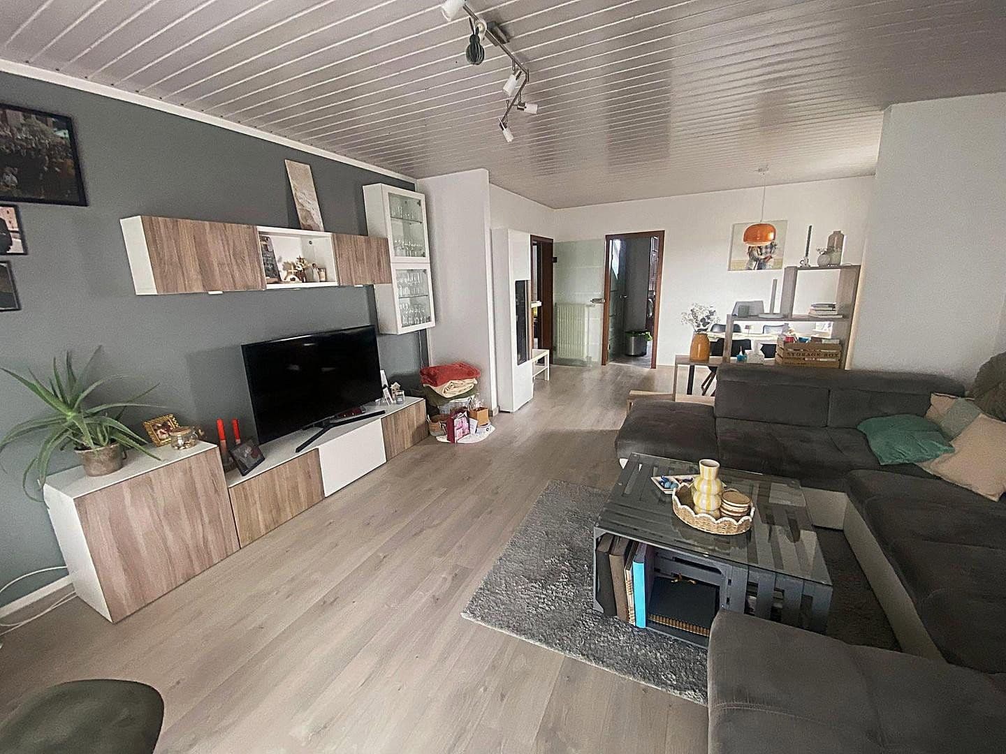 Pronájem bytu 3+1 80 m², Händelstraße 2, Wilkau-Haßlau, Sasko Pronájem bytu 3+1 80 m², Händelstraße 2, Wilkau-Haßlau, Sasko