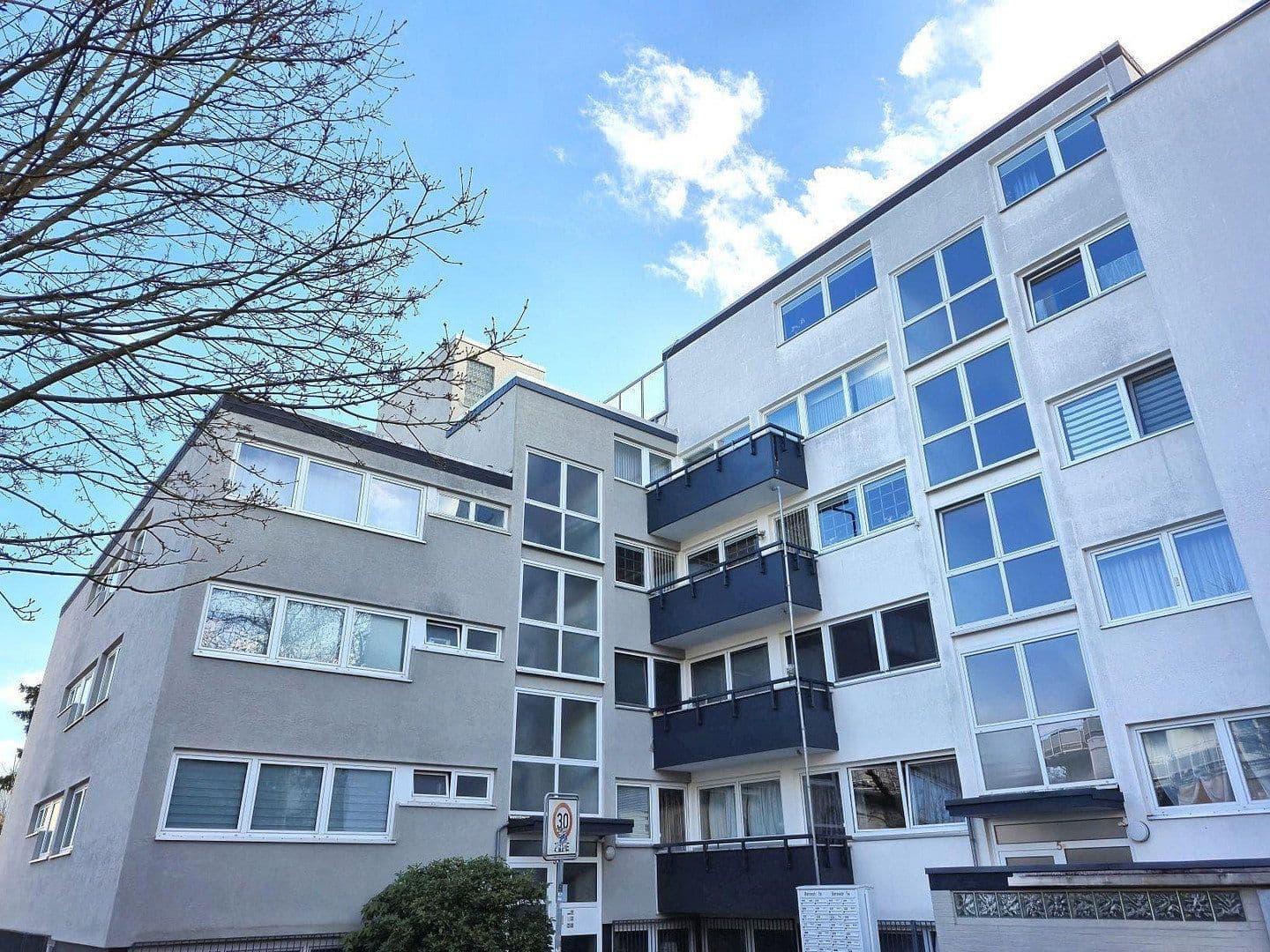Pronájem bytu 2+1 49 m², Bansastraße 5, Neu-Isenburg, Hessen Pronájem bytu 2+1 49 m², Bansastraße 5, Neu-Isenburg, Hessen