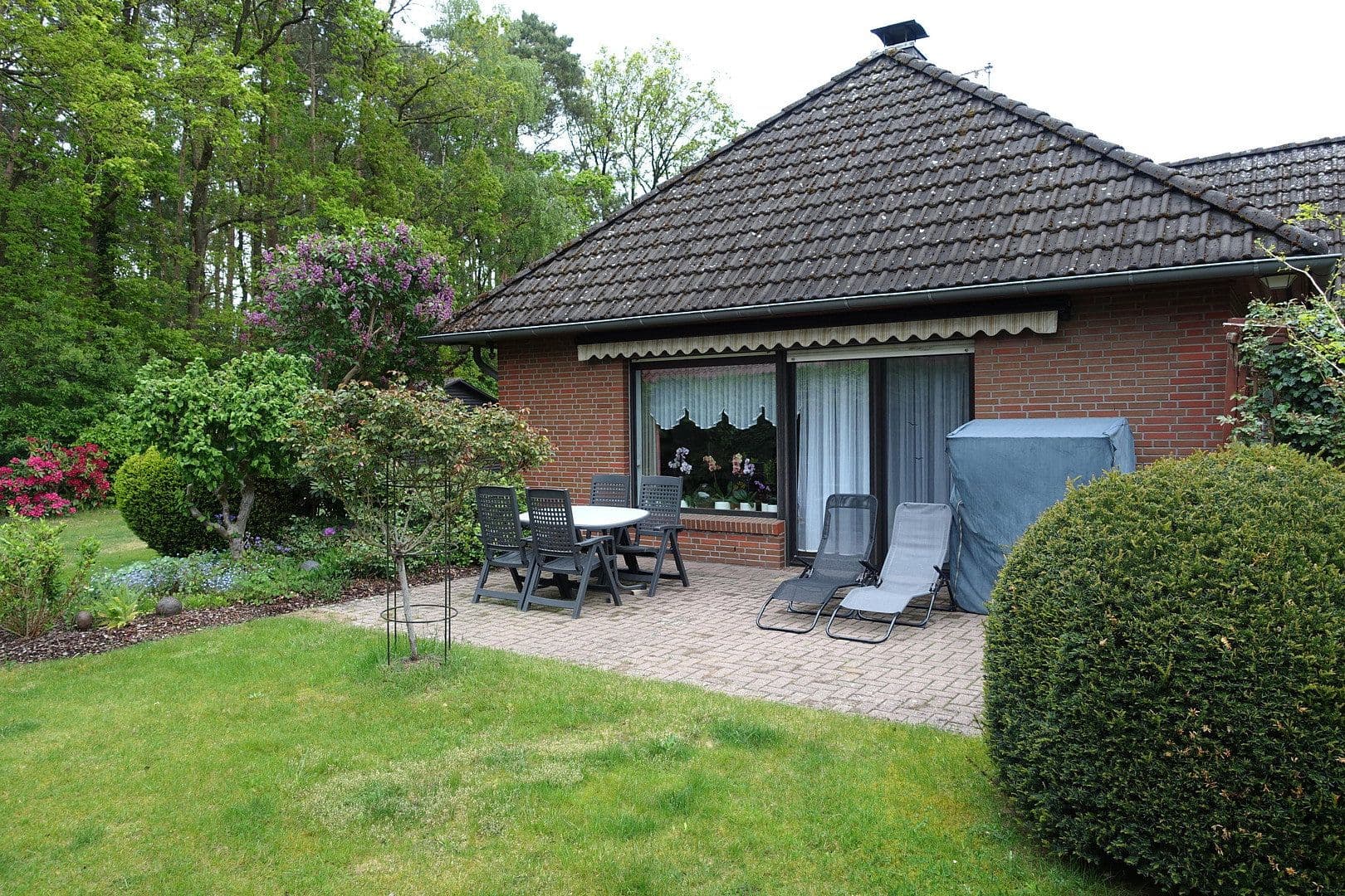 Prodej domu 143 m², pozemek 1.200 m², Ameisenweg 15, Handeloh, Dolní Sasko Prodej domu 143 m², pozemek 1.200 m², Ameisenweg 15, Handeloh, Dolní Sasko