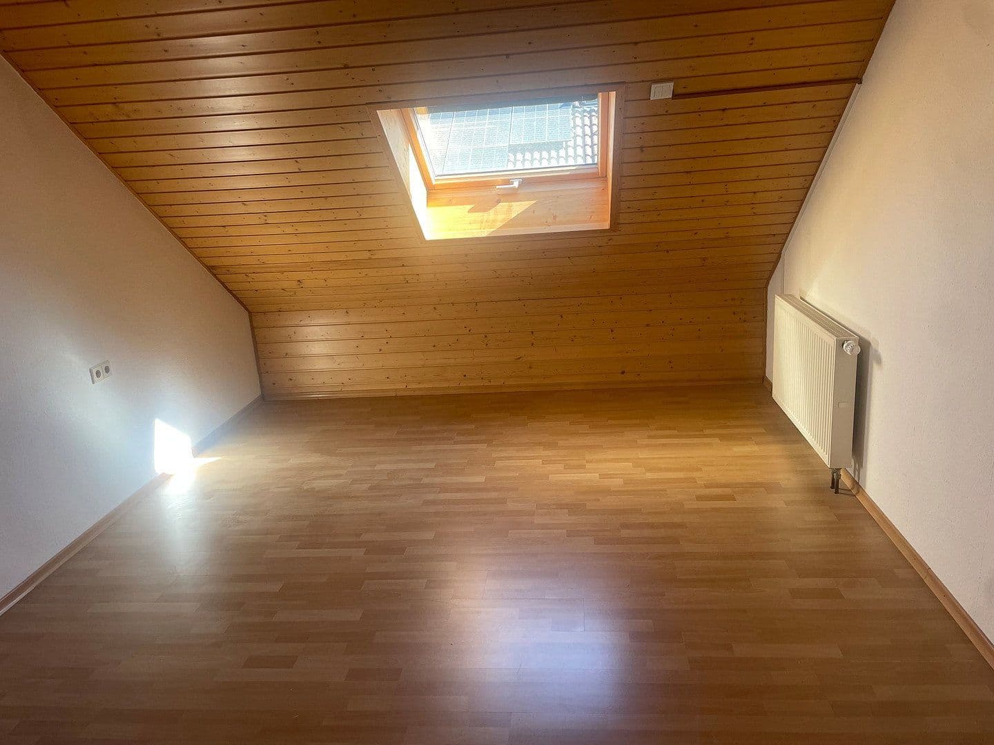 Pronájem bytu 2+1 62 m², Heidestraße 14, Friolzheim, Bádensko-Württembersko Pronájem bytu 2+1 62 m², Heidestraße 14, Friolzheim, Bádensko-Württembersko