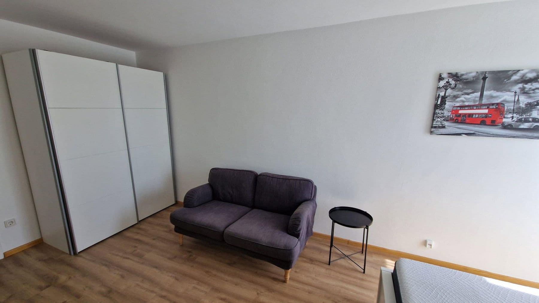 Pronájem bytu 1+1 30 m², Ampfingstrasse, München, Bavorsko Pronájem bytu 1+1 30 m², Ampfingstrasse, München, Bavorsko