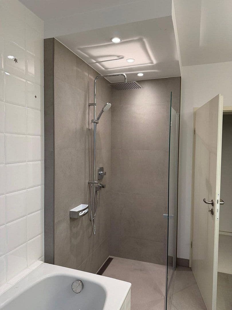 Pronájem bytu 3+1 110 m², Bergisch Gladbach, Severní Porýní-Vestfálsko Pronájem bytu 3+1 110 m², Bergisch Gladbach, Severní Porýní-Vestfálsko