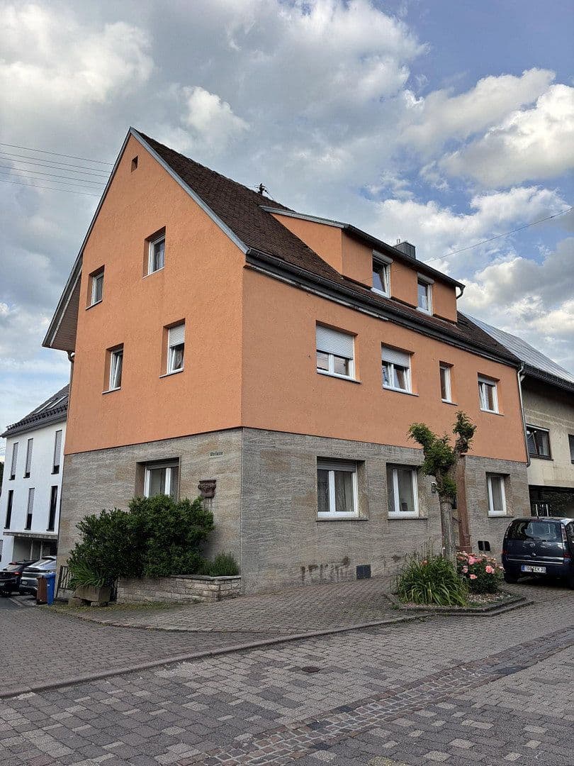 Prodej domu 286 m², pozemek 154 m², Külsheim, Bádensko-Württembersko Prodej domu 286 m², pozemek 154 m², Külsheim, Bádensko-Württembersko