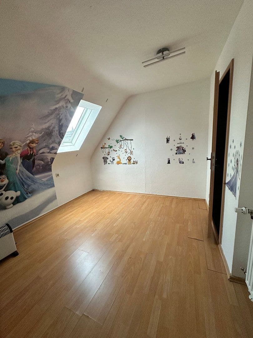Prodej domu 286 m², pozemek 154 m², Külsheim, Bádensko-Württembersko Prodej domu 286 m², pozemek 154 m², Külsheim, Bádensko-Württembersko
