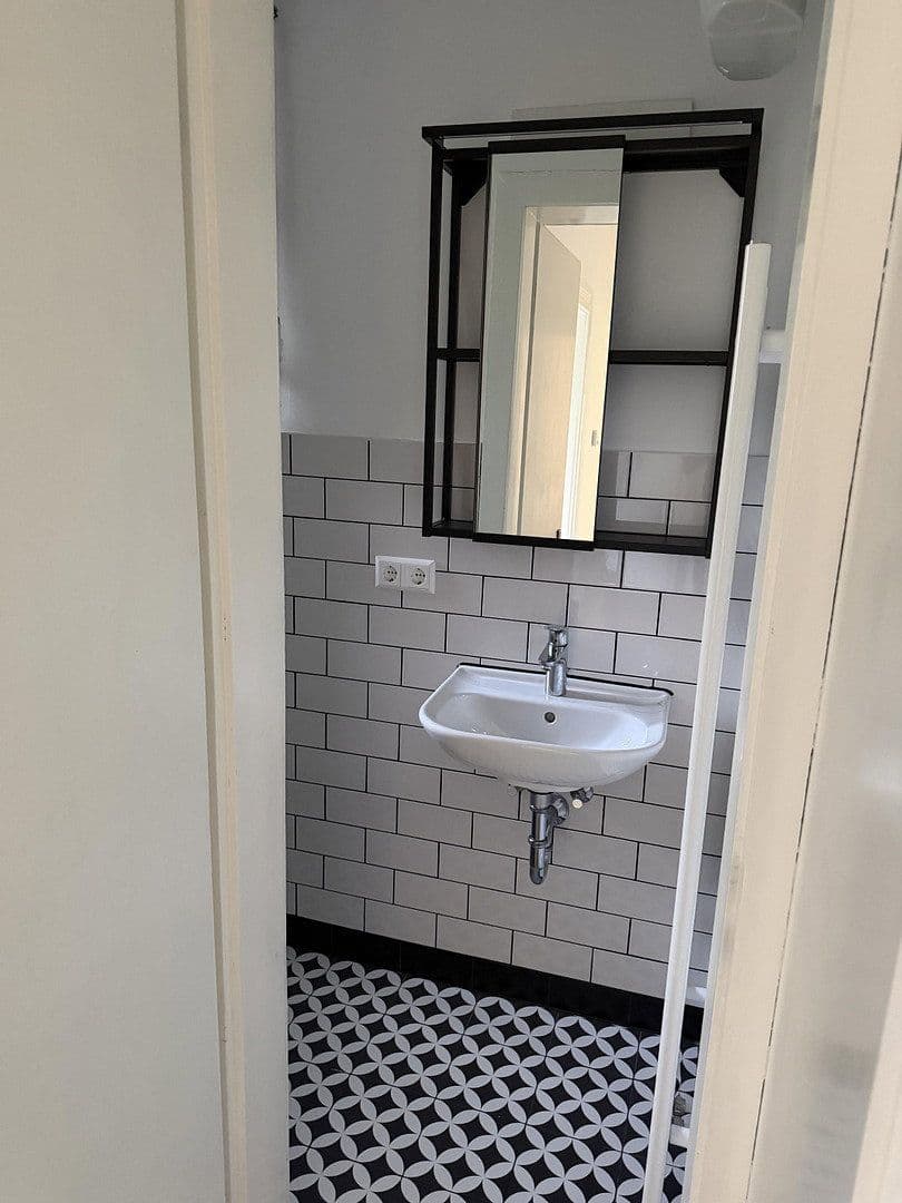 Pronájem bytu 2+1 46 m², Paulusstr. 22/1, Stuttgart, Bádensko-Württembersko Pronájem bytu 2+1 46 m², Paulusstr. 22/1, Stuttgart, Bádensko-Württembersko