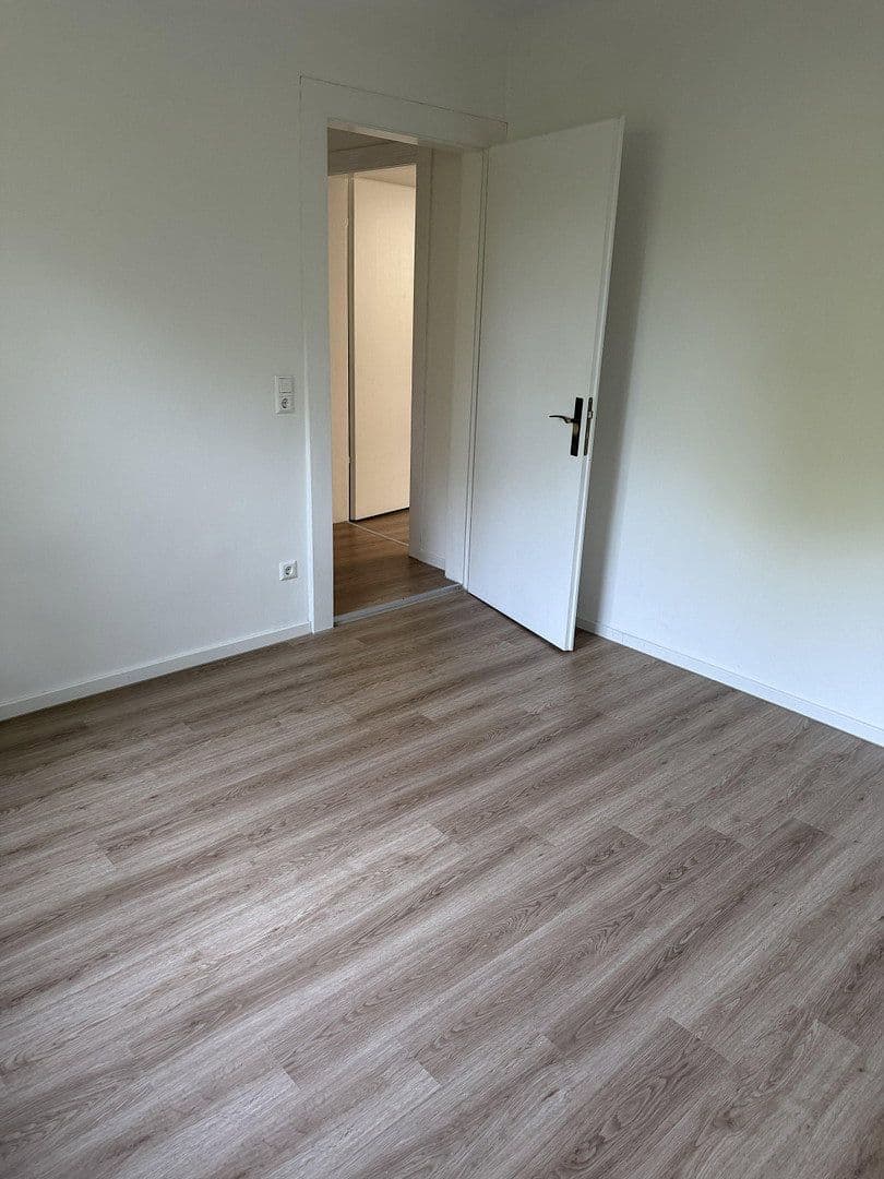 Pronájem bytu 2+1 46 m², Paulusstr. 22/1, Stuttgart, Bádensko-Württembersko Pronájem bytu 2+1 46 m², Paulusstr. 22/1, Stuttgart, Bádensko-Württembersko