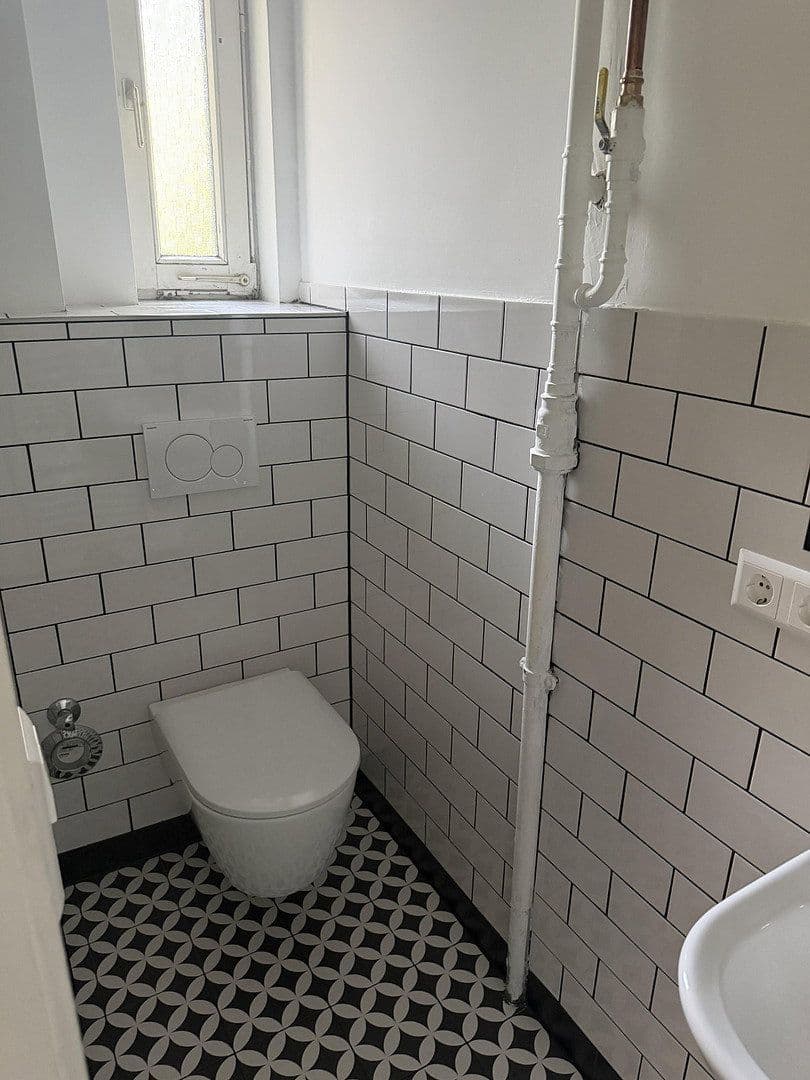 Pronájem bytu 2+1 46 m², Paulusstr. 22/1, Stuttgart, Bádensko-Württembersko Pronájem bytu 2+1 46 m², Paulusstr. 22/1, Stuttgart, Bádensko-Württembersko