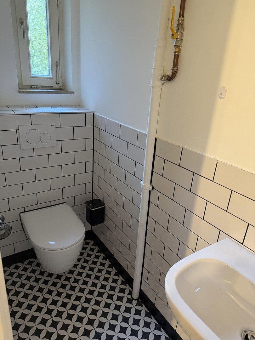 Pronájem bytu 2+1 43 m², Paulusstr. 22/1, Stuttgart, Bádensko-Württembersko Pronájem bytu 2+1 43 m², Paulusstr. 22/1, Stuttgart, Bádensko-Württembersko