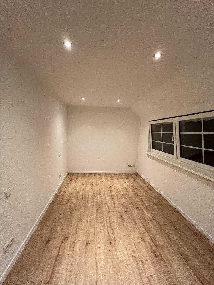 Pronájem bytu 5+1 128 m², Dorfbrunnenstraße 32, Wörth am Rhein, Porýní-Falc Pronájem bytu 5+1 128 m², Dorfbrunnenstraße 32, Wörth am Rhein, Porýní-Falc