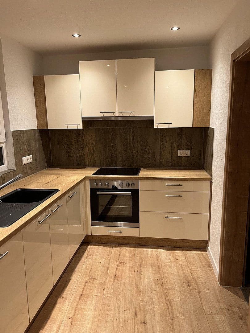 Pronájem bytu 5+1 128 m², Dorfbrunnenstraße 32, Wörth am Rhein, Porýní-Falc Pronájem bytu 5+1 128 m², Dorfbrunnenstraße 32, Wörth am Rhein, Porýní-Falc