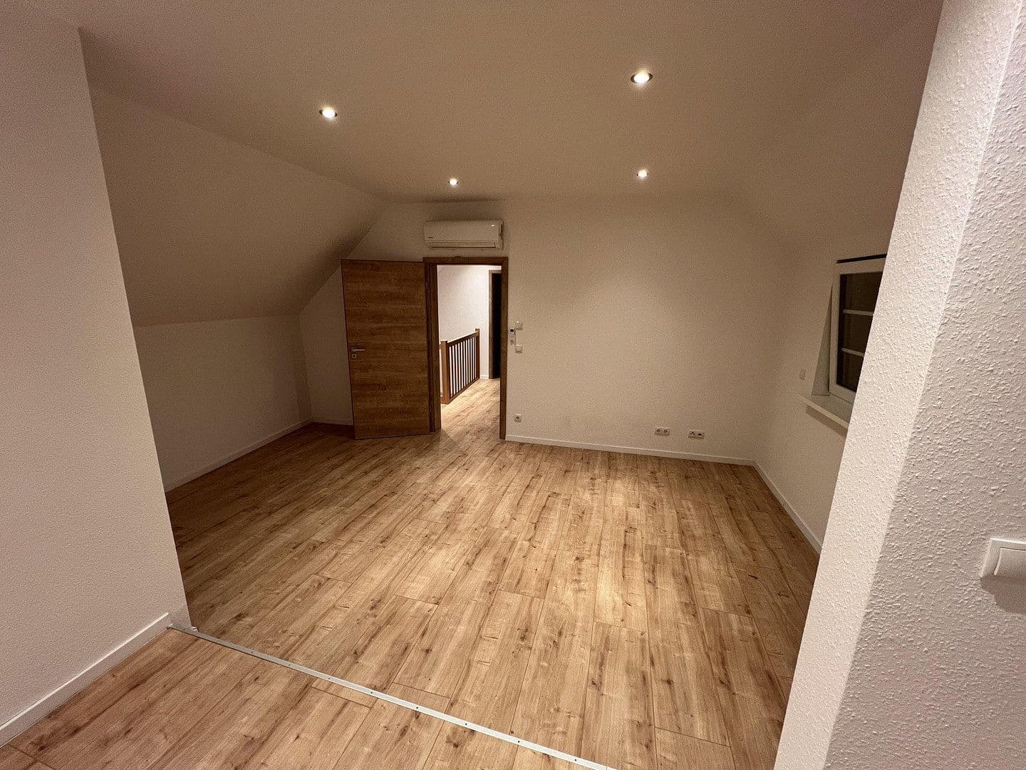 Pronájem bytu 5+1 128 m², Dorfbrunnenstraße 32, Wörth am Rhein, Porýní-Falc Pronájem bytu 5+1 128 m², Dorfbrunnenstraße 32, Wörth am Rhein, Porýní-Falc