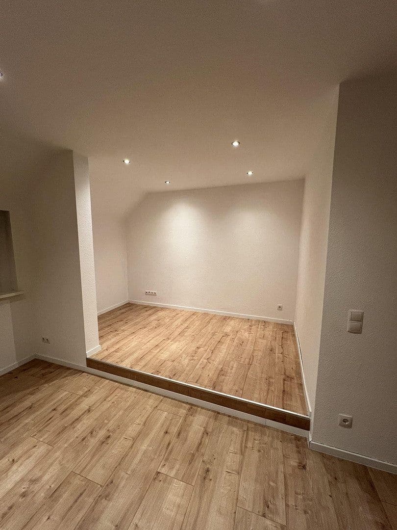 Pronájem bytu 5+1 128 m², Dorfbrunnenstraße 32, Wörth am Rhein, Porýní-Falc Pronájem bytu 5+1 128 m², Dorfbrunnenstraße 32, Wörth am Rhein, Porýní-Falc