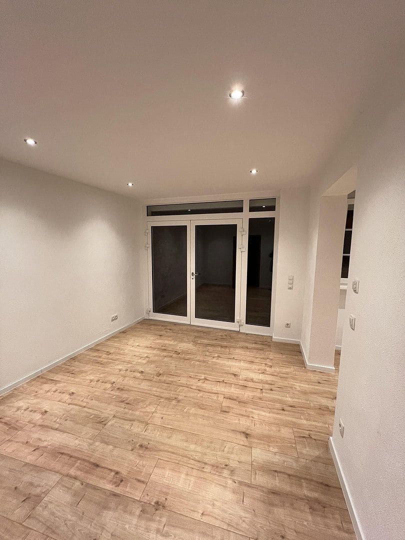 Pronájem bytu 5+1 128 m², Dorfbrunnenstraße 32, Wörth am Rhein, Porýní-Falc Pronájem bytu 5+1 128 m², Dorfbrunnenstraße 32, Wörth am Rhein, Porýní-Falc