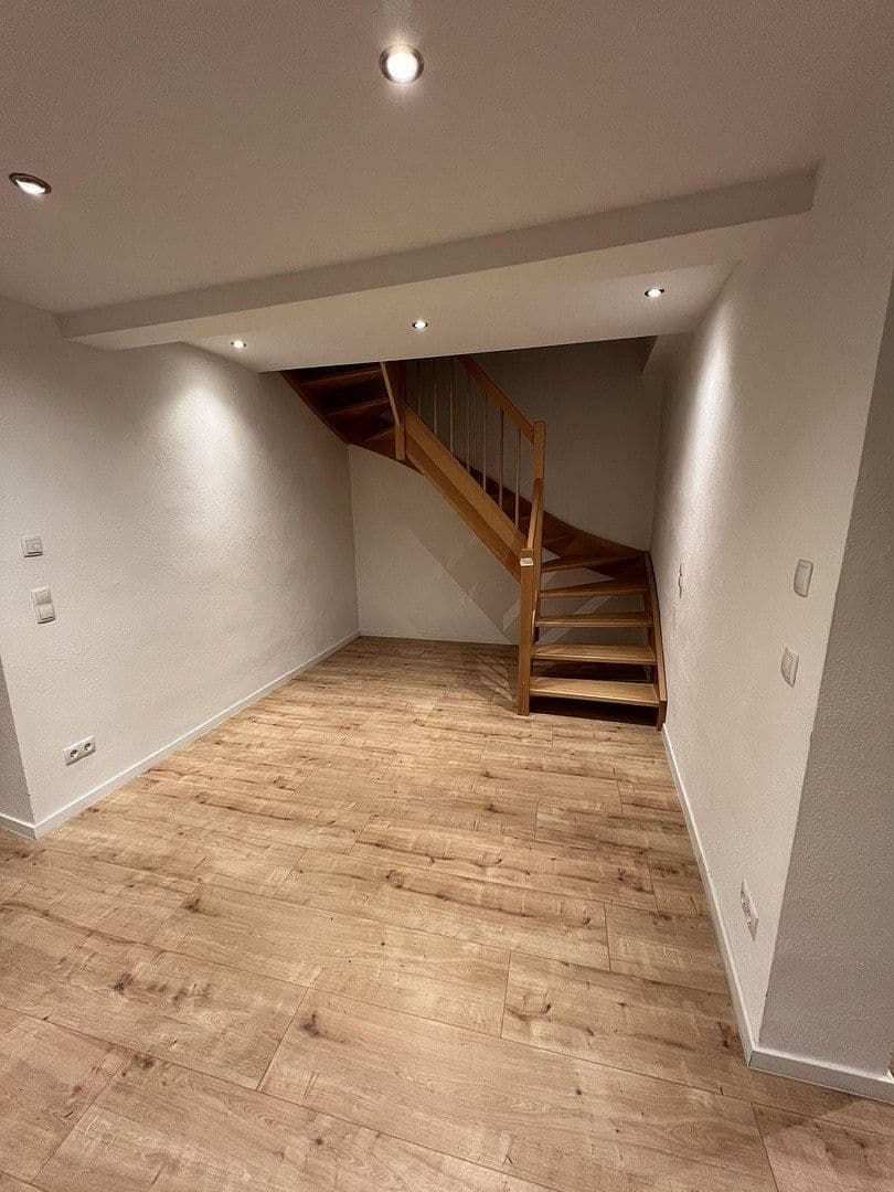 Pronájem bytu 5+1 128 m², Dorfbrunnenstraße 32, Wörth am Rhein, Porýní-Falc Pronájem bytu 5+1 128 m², Dorfbrunnenstraße 32, Wörth am Rhein, Porýní-Falc