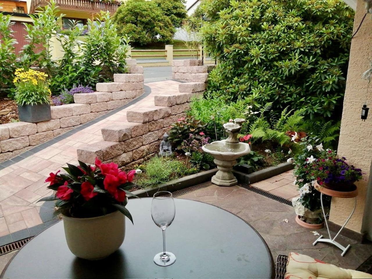Pronájem domu 190 m², pozemek 900 m², Am Sonnenberg 1, Brombachtal, Hessen Pronájem domu 190 m², pozemek 900 m², Am Sonnenberg 1, Brombachtal, Hessen