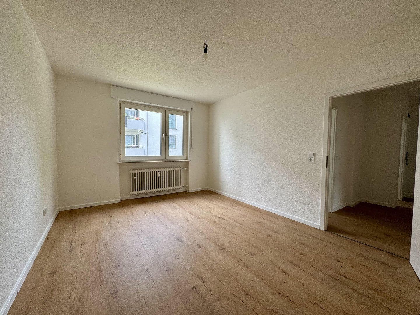 Pronájem bytu 2+1 58 m², Hauberrisserstraße 25, Wiesbaden, Hessen Pronájem bytu 2+1 58 m², Hauberrisserstraße 25, Wiesbaden, Hessen