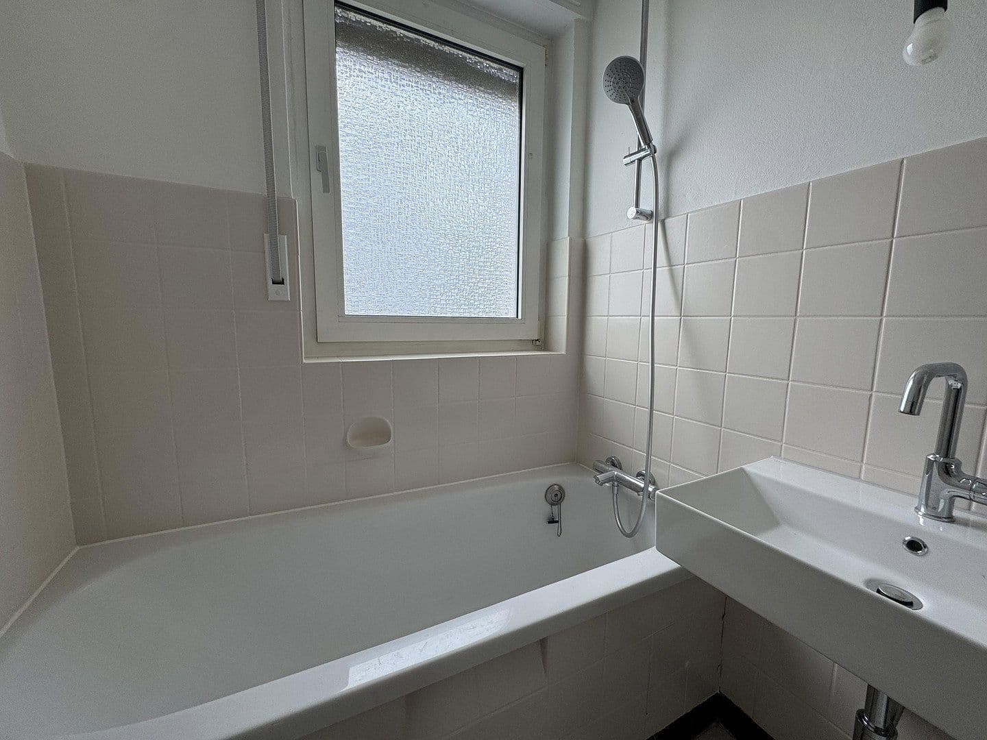 Pronájem bytu 2+1 58 m², Hauberrisserstraße 25, Wiesbaden, Hessen Pronájem bytu 2+1 58 m², Hauberrisserstraße 25, Wiesbaden, Hessen