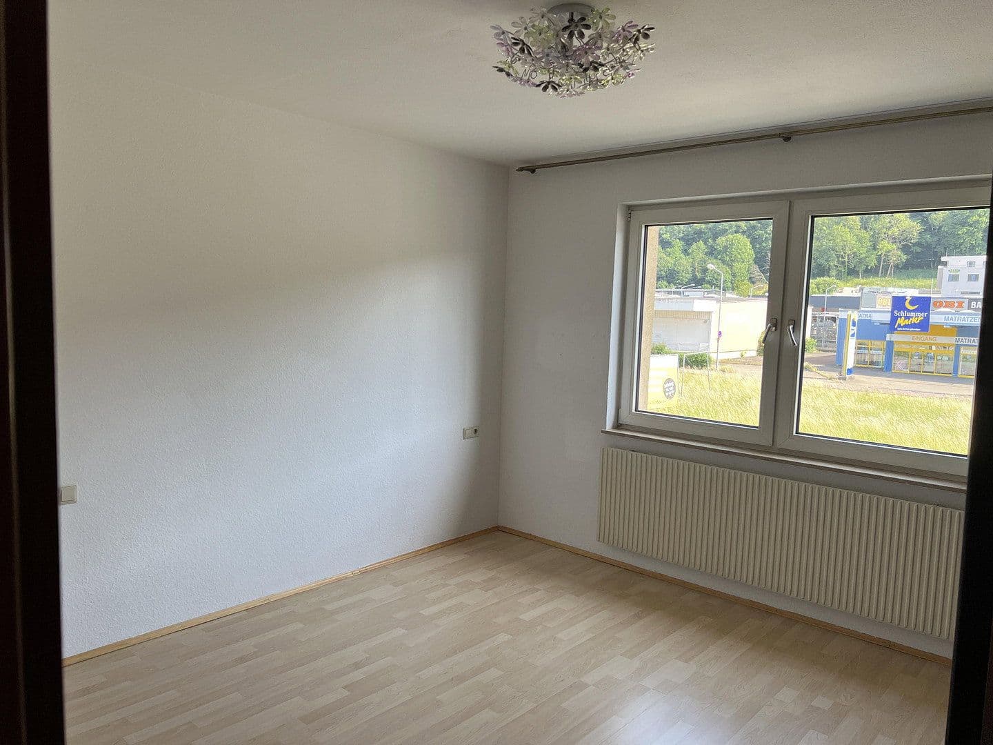 Pronájem bytu 4+1 85 m², Schwäbisch Gmünd, Bádensko-Württembersko Pronájem bytu 4+1 85 m², Schwäbisch Gmünd, Bádensko-Württembersko