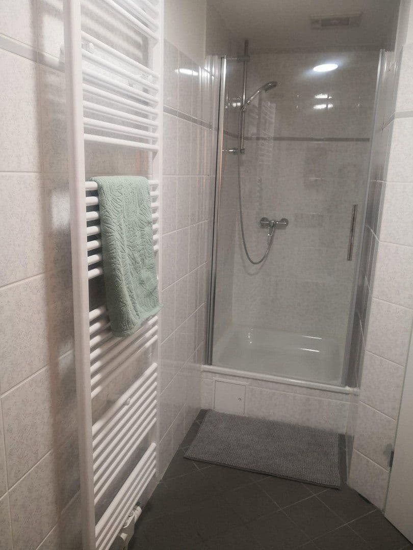 Pronájem bytu 1+1 35 m², Mittelstr. 3, Burscheid, Severní Porýní-Vestfálsko Pronájem bytu 1+1 35 m², Mittelstr. 3, Burscheid, Severní Porýní-Vestfálsko