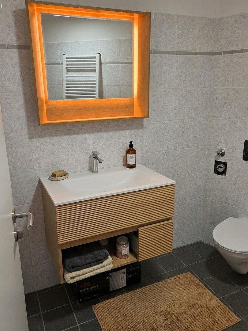 Pronájem bytu 1+1 35 m², Mittelstr. 3, Burscheid, Severní Porýní-Vestfálsko Pronájem bytu 1+1 35 m², Mittelstr. 3, Burscheid, Severní Porýní-Vestfálsko