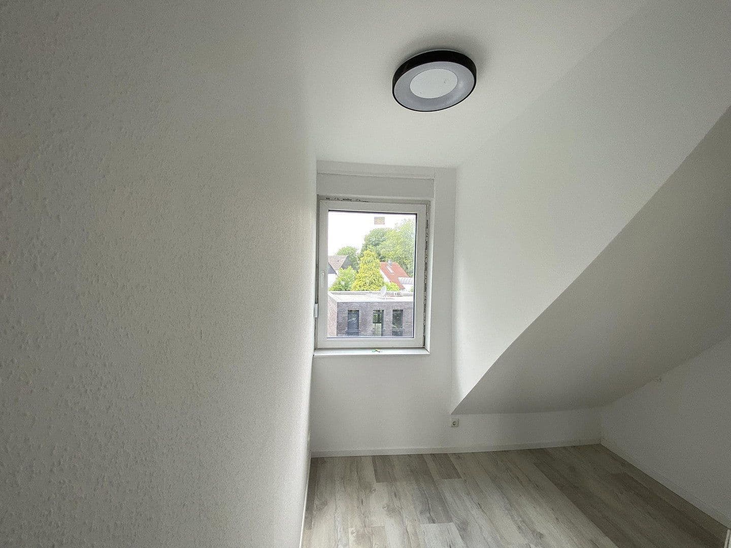 Pronájem bytu 1+kk 37 m², Mülheim, Severní Porýní-Vestfálsko Pronájem bytu 1+kk 37 m², Mülheim, Severní Porýní-Vestfálsko