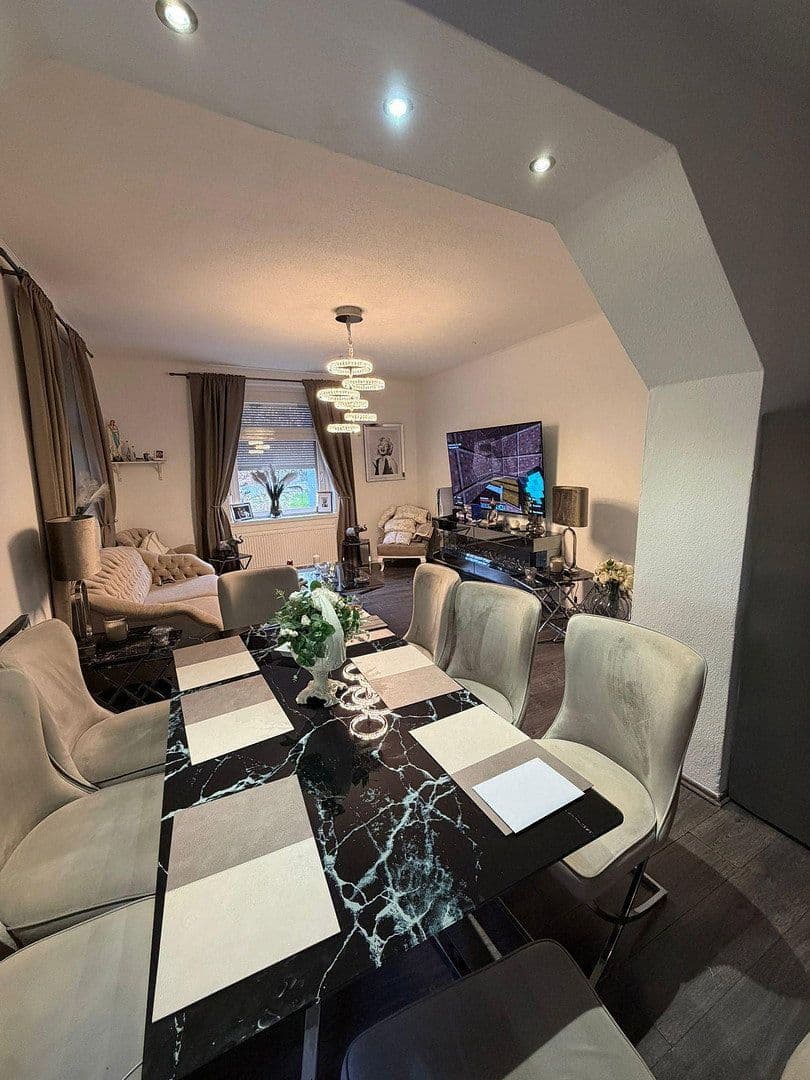 Prodej domu 221 m², pozemek 194 m², Nikolausstr. 1, Essen, Severní Porýní-Vestfálsko Prodej domu 221 m², pozemek 194 m², Nikolausstr. 1, Essen, Severní Porýní-Vestfálsko