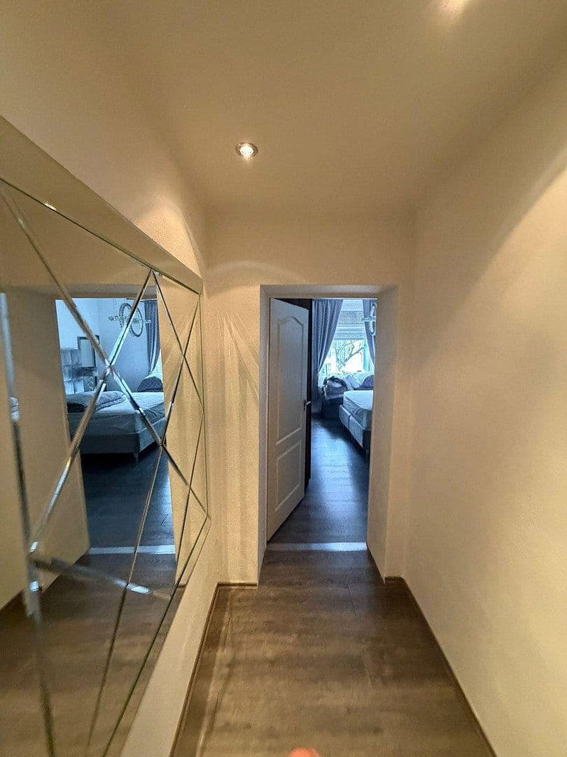 Prodej domu 221 m², pozemek 194 m², Nikolausstr. 1, Essen, Severní Porýní-Vestfálsko Prodej domu 221 m², pozemek 194 m², Nikolausstr. 1, Essen, Severní Porýní-Vestfálsko
