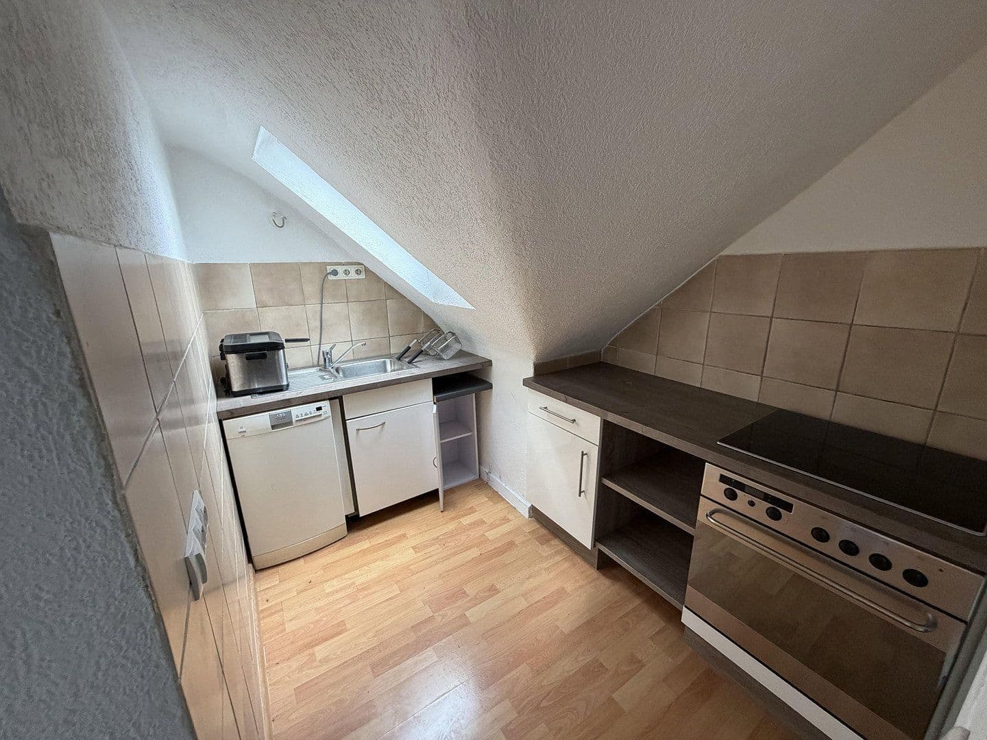 Prodej domu 221 m², pozemek 194 m², Nikolausstr. 1, Essen, Severní Porýní-Vestfálsko Prodej domu 221 m², pozemek 194 m², Nikolausstr. 1, Essen, Severní Porýní-Vestfálsko