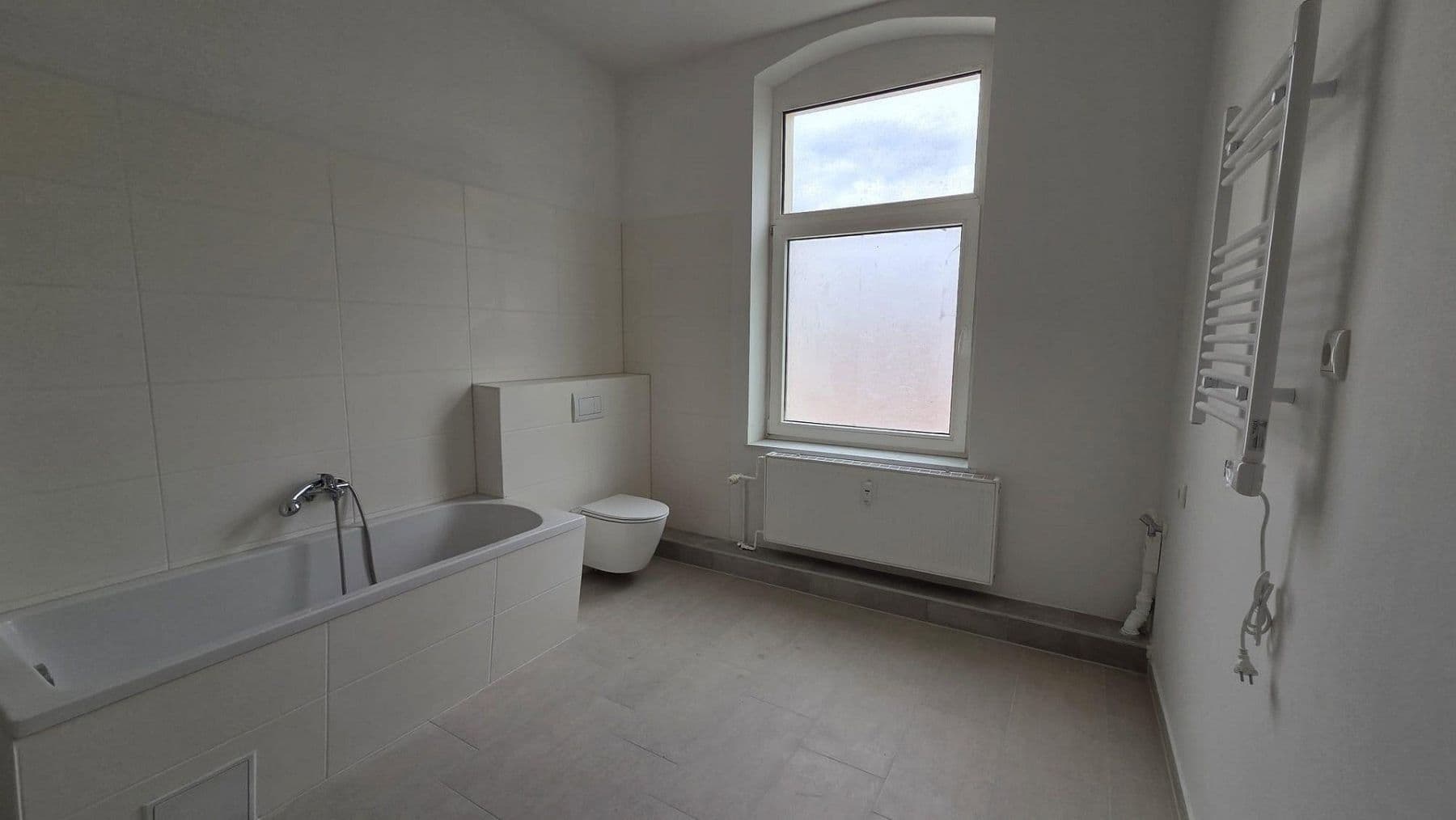 Pronájem bytu 3+1 92 m², Magdeburg, Sasko-Anhaltsko Pronájem bytu 3+1 92 m², Magdeburg, Sasko-Anhaltsko