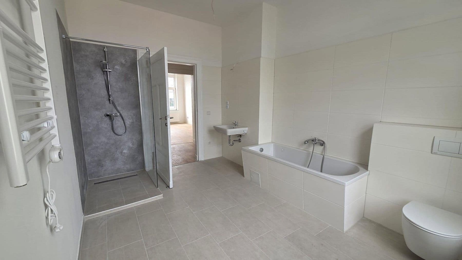 Pronájem bytu 3+1 92 m², Magdeburg, Sasko-Anhaltsko Pronájem bytu 3+1 92 m², Magdeburg, Sasko-Anhaltsko