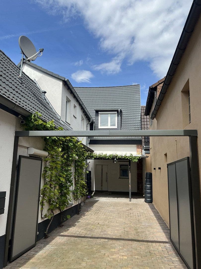 Prodej domu 250 m², pozemek 314 m², Mutterstadt, Porýní-Falc Prodej domu 250 m², pozemek 314 m², Mutterstadt, Porýní-Falc