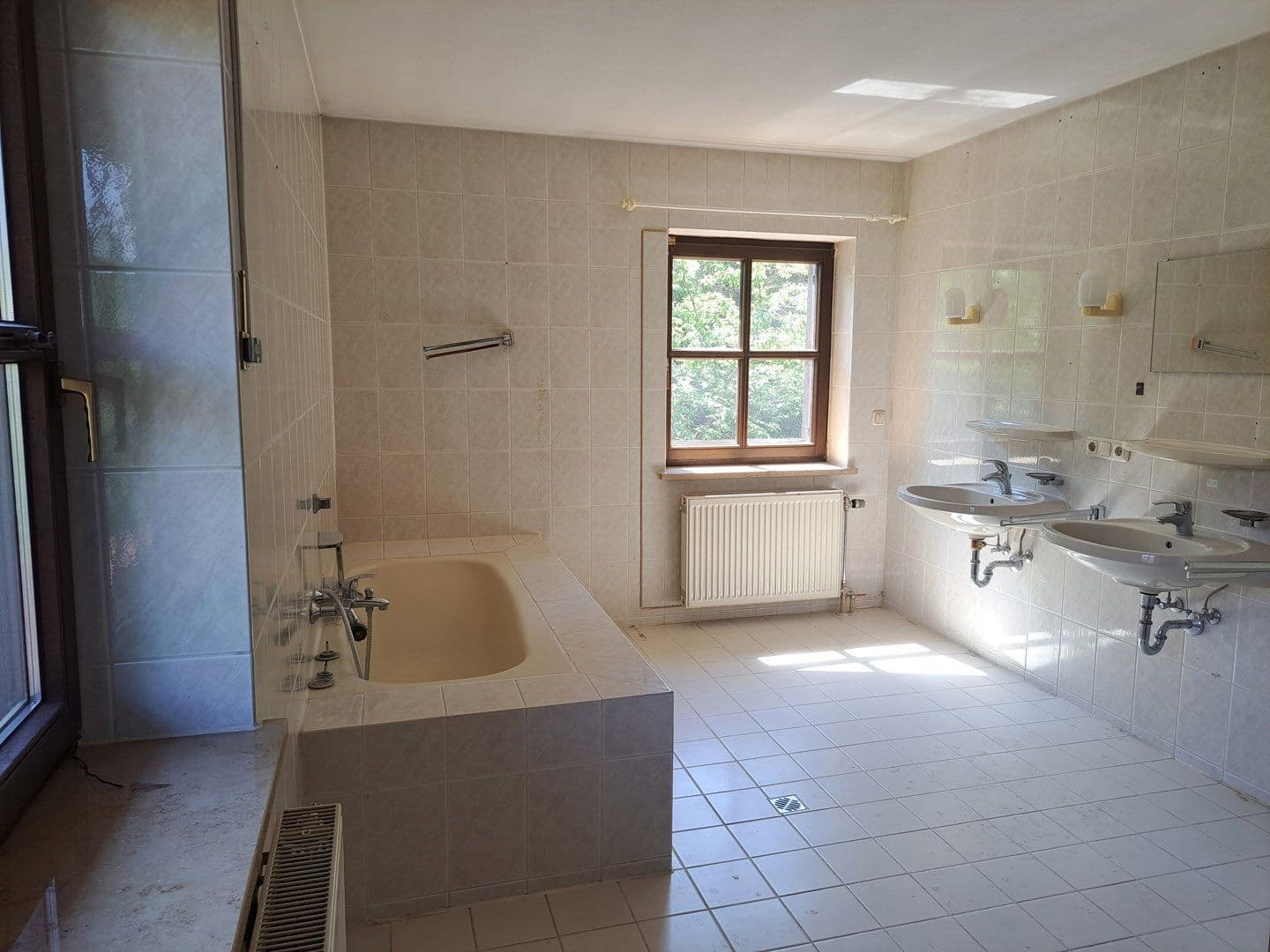 Prodej domu 268 m², pozemek 1.086 m², Ludwig-Ganghofer-Str. 36, Grünwald, Bavorsko Prodej domu 268 m², pozemek 1.086 m², Ludwig-Ganghofer-Str. 36, Grünwald, Bavorsko