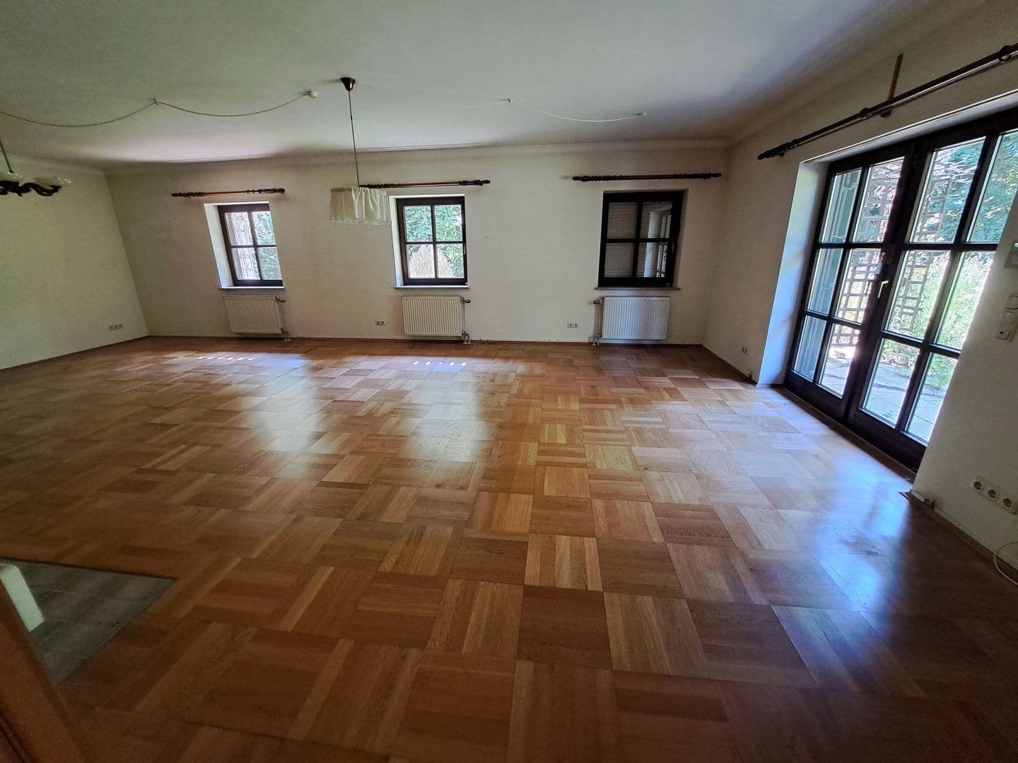 Prodej domu 268 m², pozemek 1.086 m², Ludwig-Ganghofer-Str. 36, Grünwald, Bavorsko Prodej domu 268 m², pozemek 1.086 m², Ludwig-Ganghofer-Str. 36, Grünwald, Bavorsko