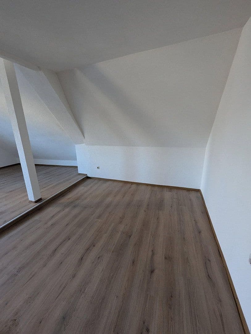 Pronájem bytu 3+1 90 m², Kleingartacher Straße 1, Schwaigern, Bádensko-Württembersko Pronájem bytu 3+1 90 m², Kleingartacher Straße 1, Schwaigern, Bádensko-Württembersko