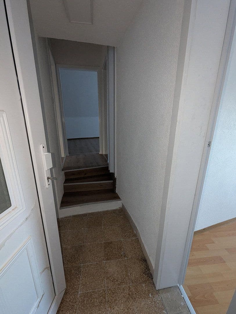 Pronájem bytu 3+1 90 m², Kleingartacher Straße 1, Schwaigern, Bádensko-Württembersko Pronájem bytu 3+1 90 m², Kleingartacher Straße 1, Schwaigern, Bádensko-Württembersko