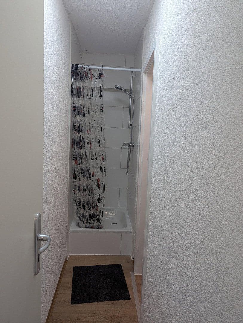 Pronájem bytu 3+1 90 m², Kleingartacher Straße 1, Schwaigern, Bádensko-Württembersko Pronájem bytu 3+1 90 m², Kleingartacher Straße 1, Schwaigern, Bádensko-Württembersko