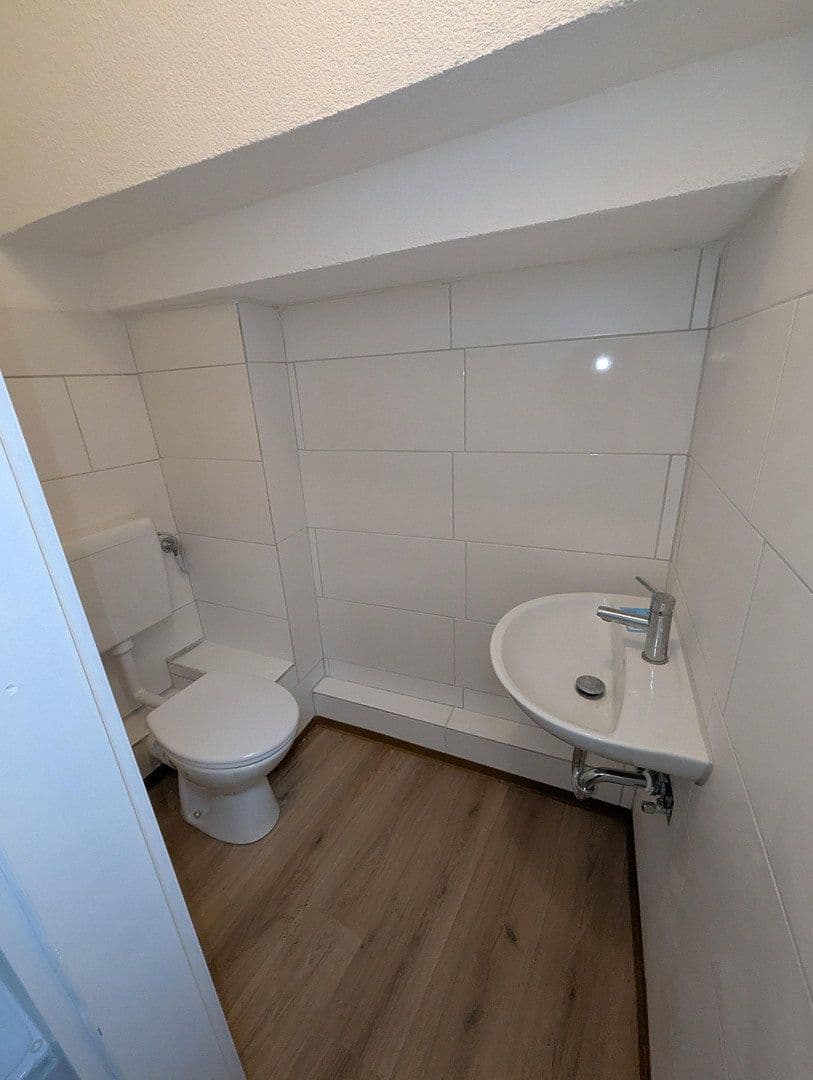 Pronájem bytu 3+1 90 m², Kleingartacher Straße 1, Schwaigern, Bádensko-Württembersko Pronájem bytu 3+1 90 m², Kleingartacher Straße 1, Schwaigern, Bádensko-Württembersko