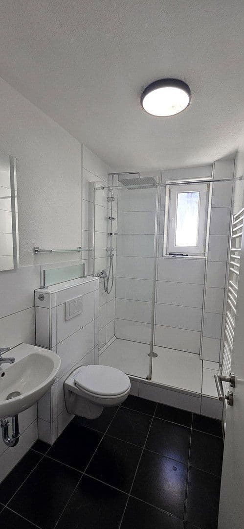 Pronájem bytu 1+1 38 m², Duisburgerstraße 26, Stuttgart, Bádensko-Württembersko Pronájem bytu 1+1 38 m², Duisburgerstraße 26, Stuttgart, Bádensko-Württembersko