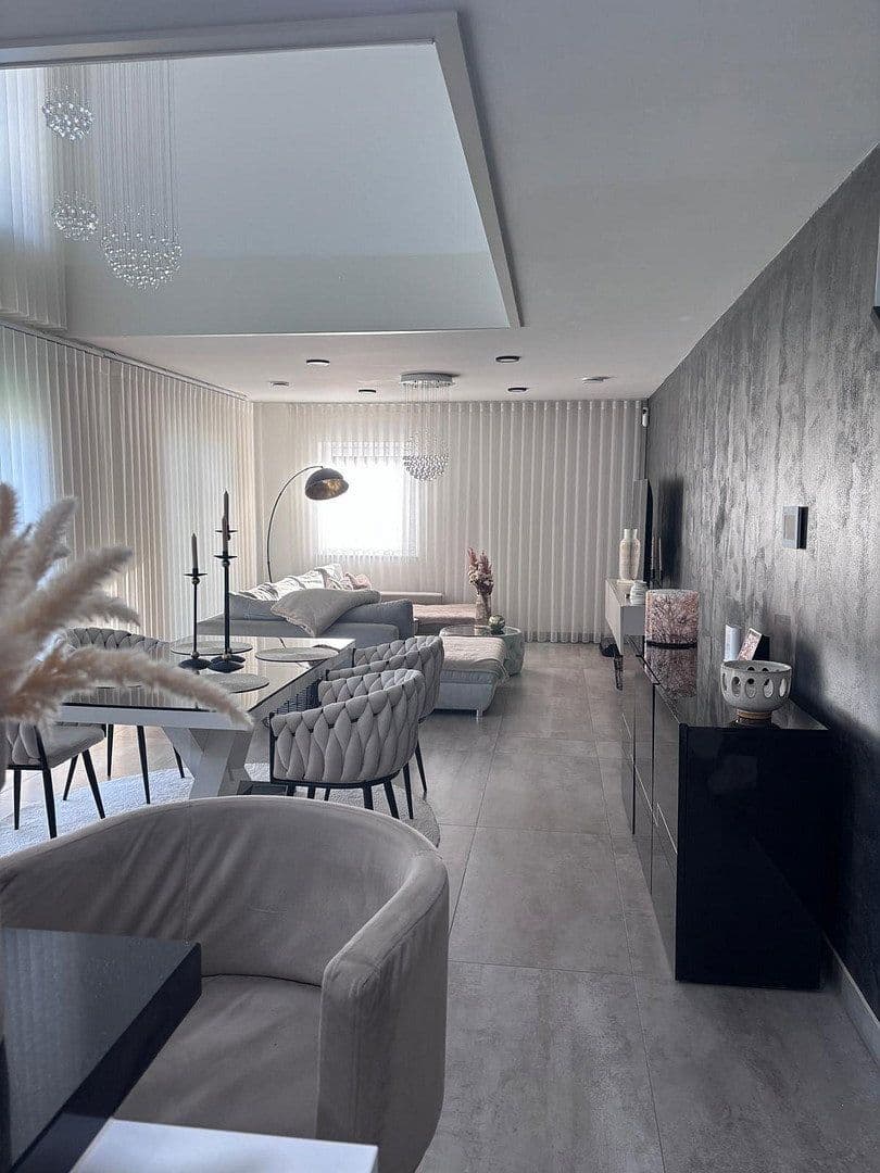 Prodej domu 170 m², pozemek 469 m², Kirchardt, Bádensko-Württembersko Prodej domu 170 m², pozemek 469 m², Kirchardt, Bádensko-Württembersko